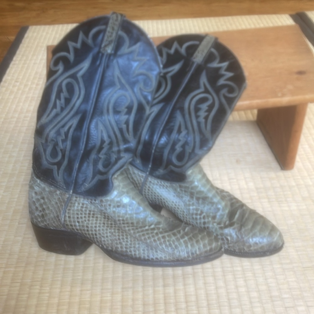 Green mens snakeskin boots